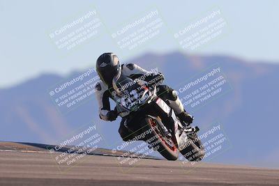media/Nov-06-2023-Moto Forza (Mon) [[ce023d0744]]/3-Intermediate Group/Session 5 (Turn 9)/